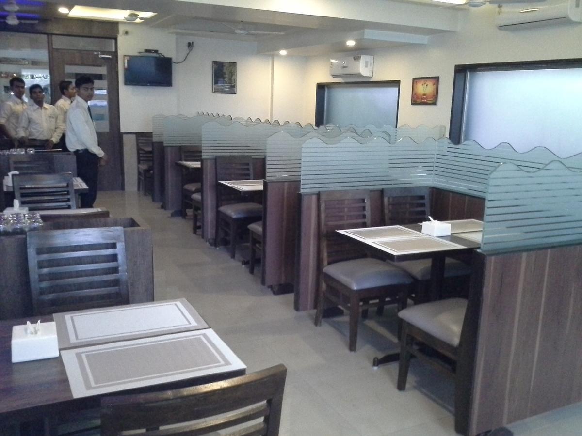 Galaxy Vaibhav Otel Vasai Dış mekan fotoğraf