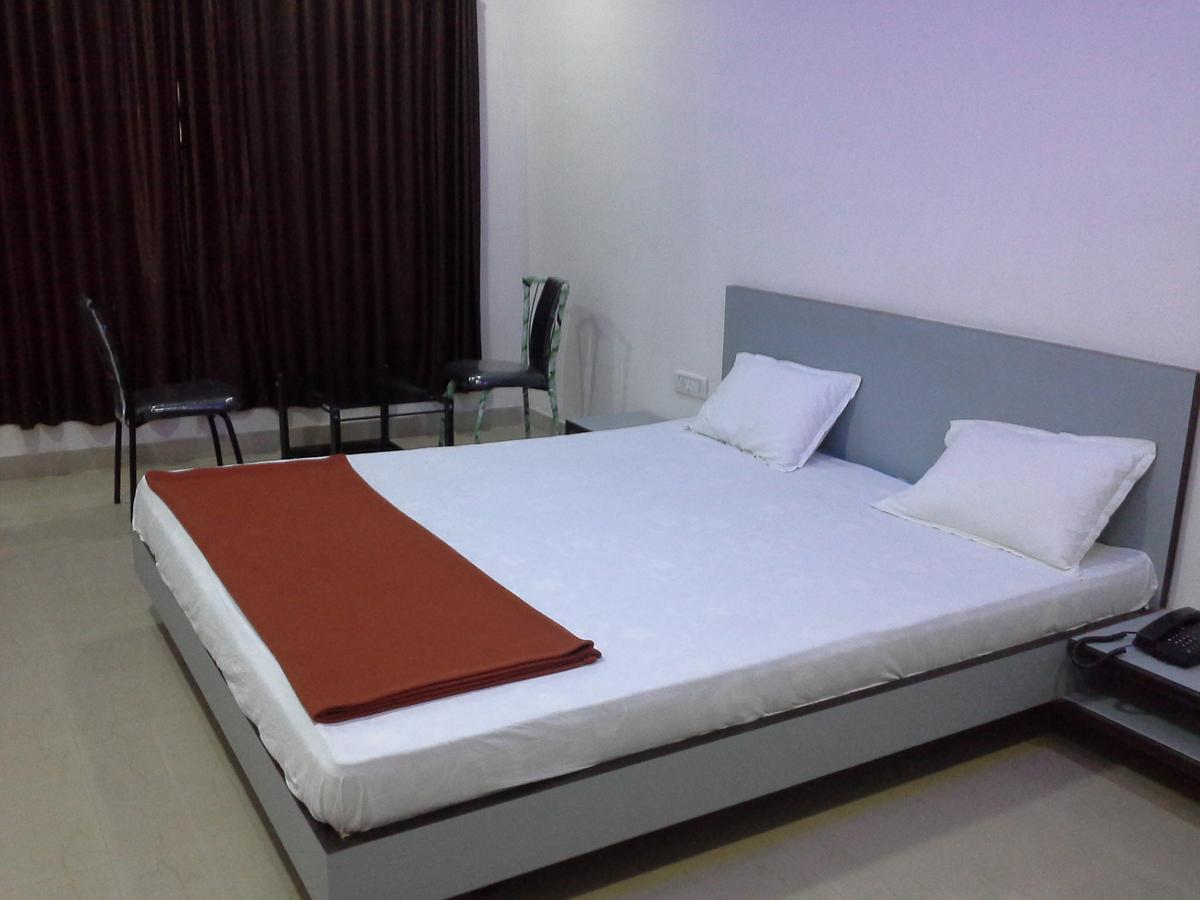 Galaxy Vaibhav Otel Vasai Dış mekan fotoğraf